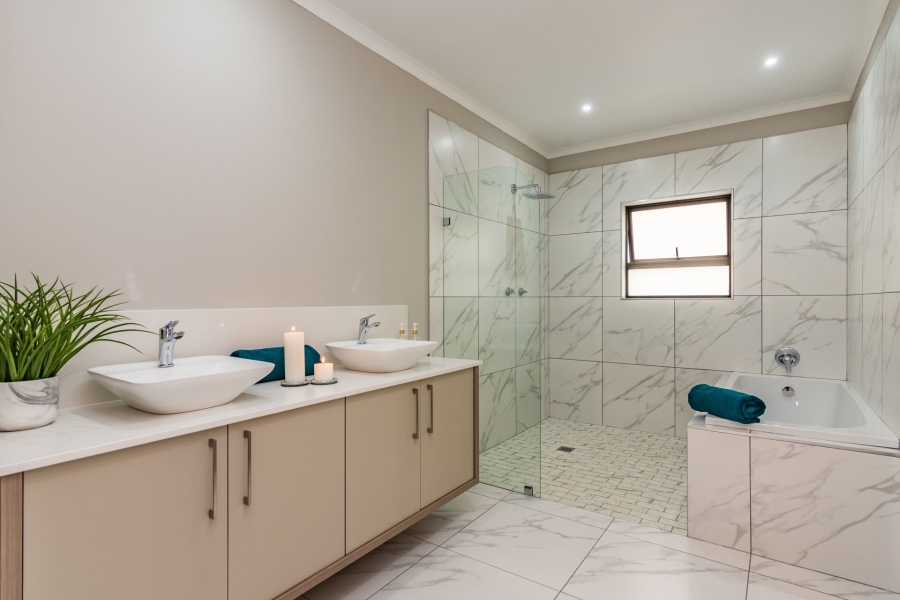 4 Bedroom Property for Sale in Club Milos Estate Free State